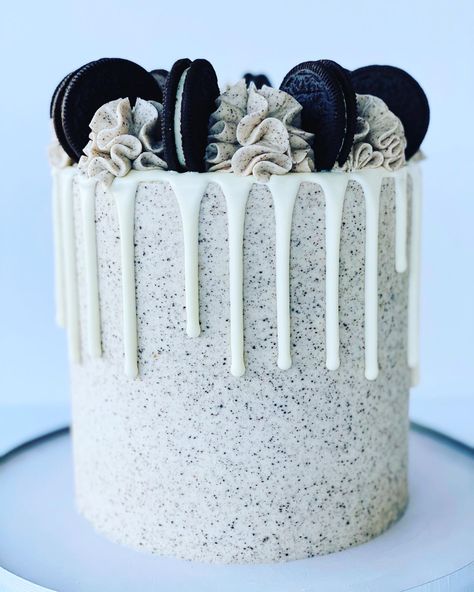 Cookie And Cream Cake, Oreo Cakes, Oreo Birthday Cake, Unicorn Food, Mums Birthday, Cakes Design, Oreo Cream, Cookies And Cream Cake