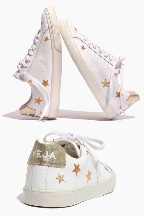 Gold Shoes Outfit, Zapatillas Veja, Embroidered Stars, Preppy Shoes, Shoes Heels Classy, Shoe Wishlist, Veja Sneakers, Accessories Bag, Rain Forest