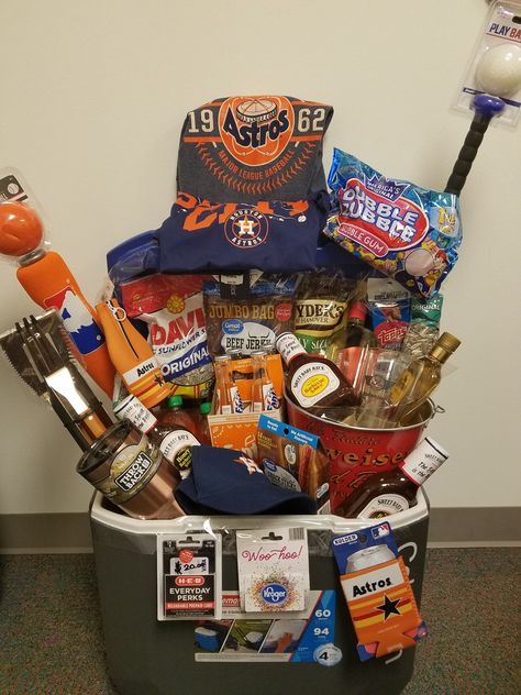 Sports Themed Baskets Silent Auction, Astros Raffle Basket, Baseball Themed Raffle Basket, Booze Wagon Raffle, Tailgate Auction Basket, Tailgating Gift Basket Ideas, Sports Raffle Basket Ideas, Tailgate Basket Ideas, Tailgate Raffle Basket Ideas