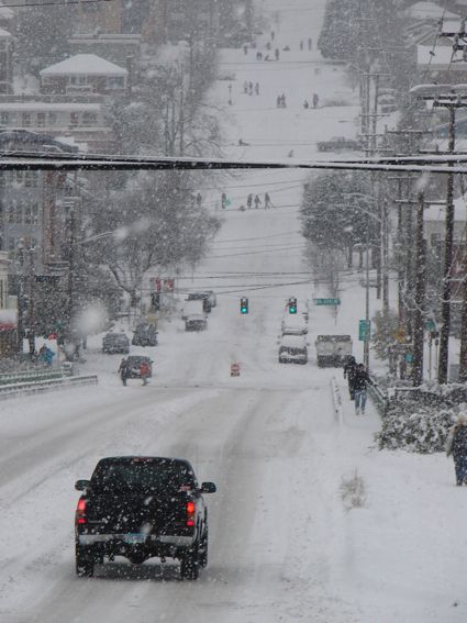 Seattle Snow, Michigan Snow, Winter Nostalgia, California Snow, Seattle Winter, Travel Cities, Christmas In America, Snow Storms, City Christmas