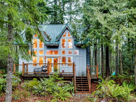 Riverfront Cabin in the Woodlands of Mount Hood National Forest, Oregon Rhododendron Oregon, Pre Manufactured Homes, Riverfront Home, Mount Hood National Forest, Forest Oregon, Ranch Exterior, Pisgah National Forest, Mount Hood, Cabin House Plans