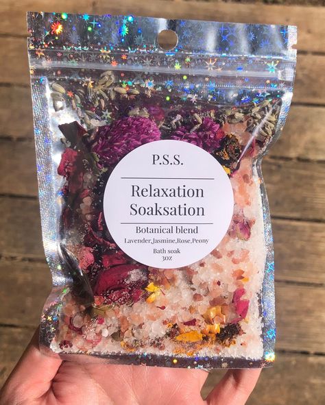 All natural | Cruelty Free | Vegan | Organic  Botanical Bath Soak!!  This is a organic fresh Botanical soak! Made with epsom salt, Himalayan salt, essentials oils and dried flowers. Our all natural bath salt soak is the best day finisher anyone can find as far as relaxation! The fresh Jasmine aroma brings automatic relaxing relief along with the minerals and oils in the soak ensure you have the best self love and calming bath experience you could ask for! This is perfect for anyone with a love for fresh fragrance and bath time! An amazing gift as well as a steady shelf keeper! Peony Botanical, Natural Bath Salts, Botanical Bath, Skin Care Business, Salt Bath, Jasmine Rose, Flower Bath, Organic Bath Products, Aroma Oil