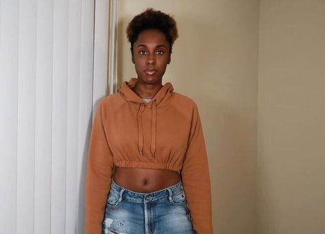 Diy Cropped Hoodie, Take In A Dress, Long Sleeve Shirt Diy, Bodysuit Pattern, Sweetheart Neckline Top, Diy Crop Top, Hoodie Tutorial, How To Cut Bangs, Dress Alterations