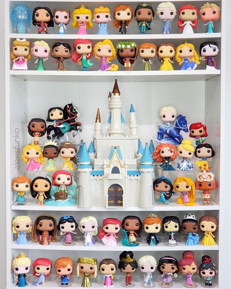 Funko Pop Characters, Disney Princess Funko Pop, Disney Funko Pop Collection, Disney Funko Pop Display, Cute Funko Pops, Funko Pop Aesthetic, Funko Display Ideas, Funko Pop Display Ideas, Disney Funko Pop