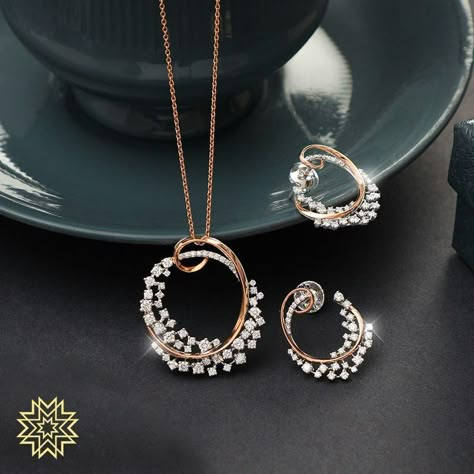 Minimal Jewellery, Diamond Bracelet Design, Diamond Jewelry Set, Diamond Pendent, Diamond Pendants Designs, Pendant Sets, Diamond Pendant Sets, Diamond Necklace Designs, Gold Pendant Jewelry