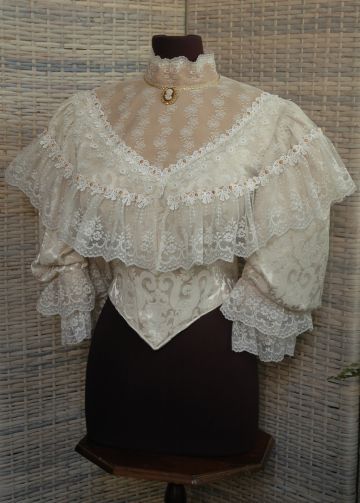 Edwardian lace blouse Edwardian Shirt, Victorian Shirt, Edwardian Blouse, Evening Blouses, 20th Century Fashion, Edwardian Dress, Victorian Clothing, Edwardian Fashion, Historical Dresses