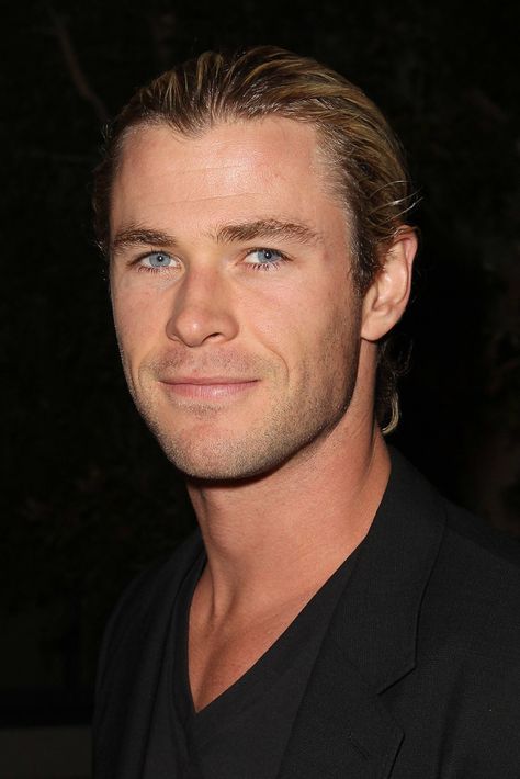 Top Hairstyles For Men, Hemsworth Brothers, Thor 2, Thor 2011, Avengers 2012, Chris Hemsworth Thor, Taper Fade Haircut, Pulled Back Hairstyles, Clean Shaven