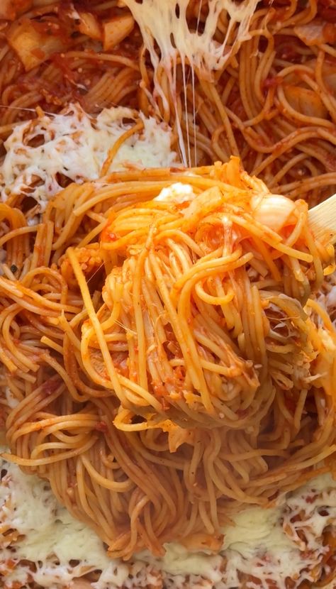 Oven Baked Spaghetti - Real Little Meals Oven Baked Spaghetti, Baked Spaghetti And Meatballs, Pasta Lunch, 2023 Recipes, Snack Smoothie, Baked Dinner, Unique Food, Baked Spaghetti, Toddler Food