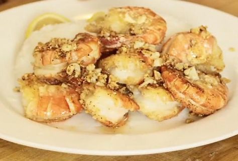 Hawaii Food, Butter Shrimp, Island Food, Hawaiian Food, Shrimp Recipe, Garlic Shrimp, How To Cook Shrimp, Garlic Chicken, Food Categories