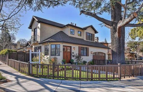 This house is partially on my street (corner lot). Just sold last month for 2.15 million, just 1 month later the value has increased by 80k. Everyone in rather area knows this house as we watched it being built after they sub-divided the property. Via Ricardo they call this a California Craftsman but I think it has more a Euro-Farmhouse so that’s what I’m calling it. Corner House Landscaping Curb Appeal, Fenced In Front Yard Corner Lot, Fence For Corner Lot Home, Corner Lot Fence Ideas Front Yards, Corner House Curb Appeal, Corner Lot Curb Appeal, Corner Lot Driveway Ideas, Front Yard Corner Lot Landscaping Ideas, Fence On Corner Lot