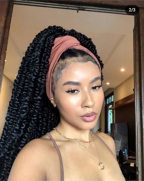 Trendy Braid Hairstyles For Black Women, Juicy Passion Twists, Taco Date Night Outfit, Braids With A Headband, Braids With Headband, Hair Scarf Ideas, Passion Twist Hairstyles, Scarf Braid, Prom Hair Styles