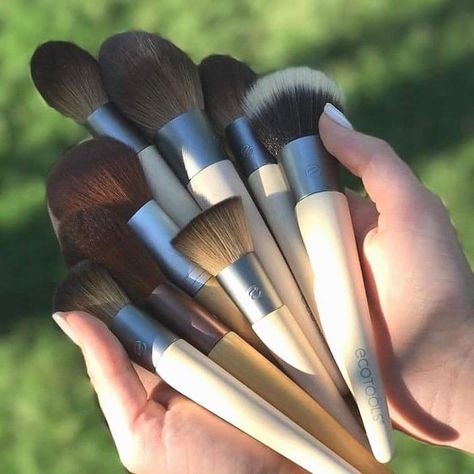 EcoTools (@ecotools) • Instagram photos and videos Glam Life, Bamboo Handles, Powder Brush, Makeup Yourself, Makeup Brushes, Cruelty Free, Facial, How To Apply, Instagram Photos