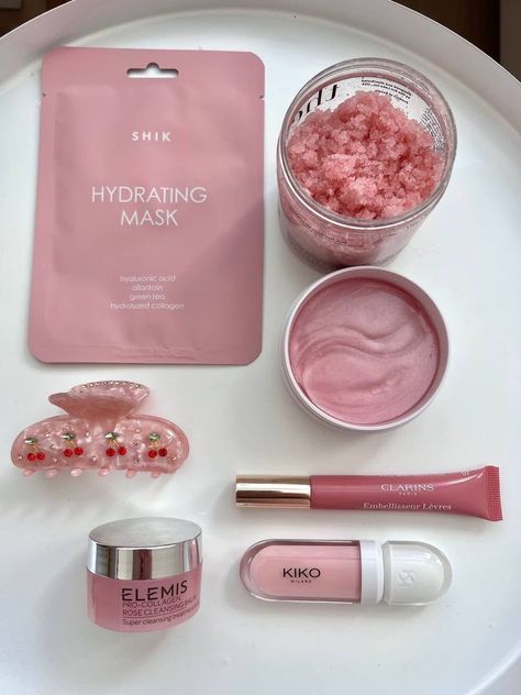 Pink Lifestyle, Pink Life, Pretty Skin Care, روتين العناية بالبشرة, Pretty Skin, Pink Girly Things, Makeup Items, Makeup Essentials, Skin Care Essentials