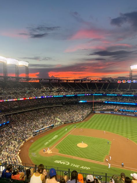 Mets Game Aesthetic, Baseball Game Astethic, New York Mets Aesthetic, Mets Aesthetic, Baseball Drip, Photo Sport, Yankees Game, Mets Game, Lets Go Mets