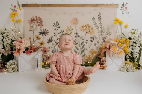 So many faces and so many favorites from this sweet session with gorgeous Dotty! I love when a cake smash set is sooooo pretty that I get to use it more than once! I’ll never stop obsessing over spring flowers! I can honestly say that spring is my favorite season in Montana. Partly because I’m so over winter by the time it gets here 🤣 but mostly because I LOVE the spring greens here! Everything just feels alive in the spring and I am so ready for outdoor sessions! I know fall is so popular fo... Wildflower Cake Smash, Smash Cake Floral, Wild Flower Smash Cake, Wildflower First Birthday Backdrop, Boho Floral Cake Smash, Wildflower Cake Smash Photography, Wildflower Cake, Stop Obsessing, Birthday Picture