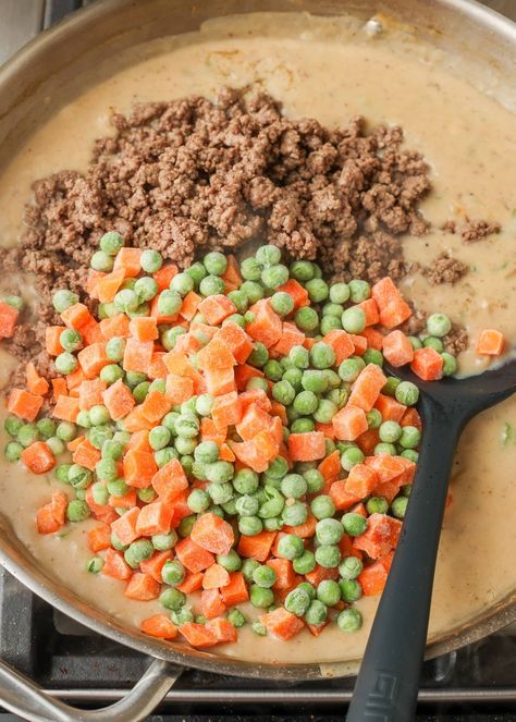 Ground Beef Pot Pie, Meat Pot Pie, Beef Pot Pie Recipe, Pot Pie Recipe Easy, Beef Pot Pie, Individual Chicken Pot Pies, Leftover Pot Roast, Sweet Carrots, Vegetable Pot Pies