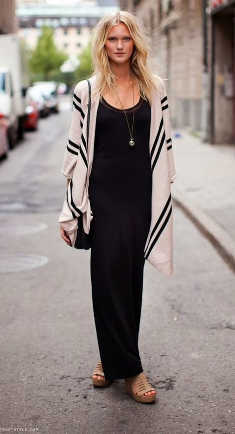 Black Maxi Dress With Cardigan Rok Outfit, Black And White Outfit, Quoi Porter, Fashion Hijab, Looks Black, Casual Cardigans, Victoria Secrets, Long Black Dress, Kimono Cardigan