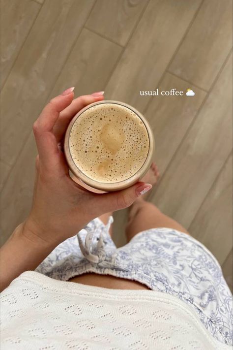 Ice Coffee Aesthetic, Morning Coffee Aesthetic, Morning Iced Coffee, Iced Coffee Glasses, Coffee Glasses, Coffee Obsession, Matilda Djerf, Vanilla Girl, Coffee Aesthetic