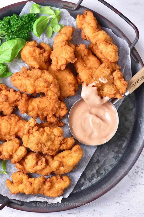 Homemade Raising cane's sauce recipe Rasing Canes Recipe, Canes Recipe, Raising Cane Sauce Recipe, Chicken Fingers Recipe, Canes Sauce, Canes Chicken, Mexican Chicken Salads, Chicken Finger Recipes, Roasted Garlic Aioli