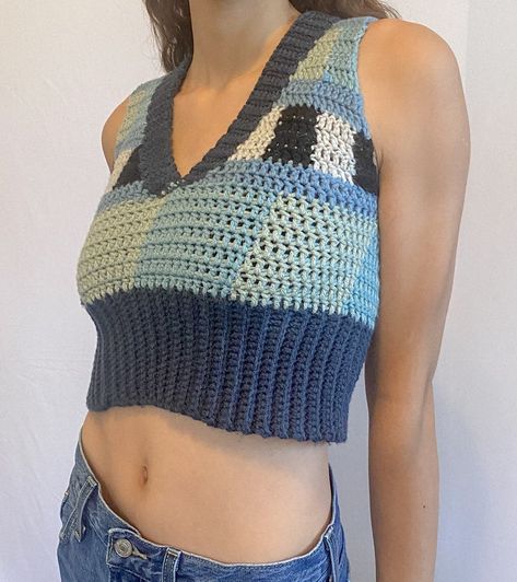 $45.00 🩵 Message me about colors and sizing * Back is same as front without V-neck design * Can be made longer or kept as cropped as in photo #crochet #crochettops #crochetsweatervest Crochet Sweater Vest, Crochet Top Outfit, Crochet Tops, Crochet Sweater, Crochet Ideas, V Neck Tops, Message Me, Sweater Vest, Handmade Crochet