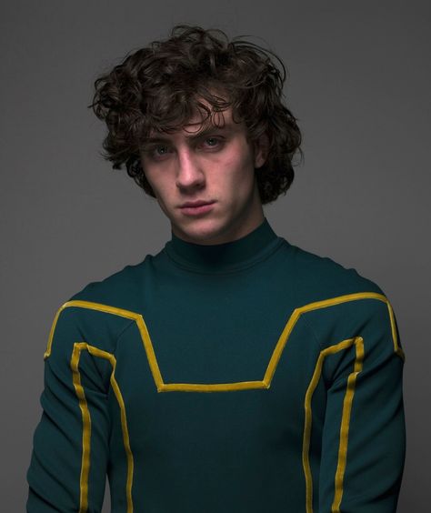 Aaron Johnson in Kick-Ass (2010) Diego Peretti, Metro Boomin, Aaron Johnson, Aaron Taylor, Photographie Portrait Inspiration, Aaron Taylor Johnson, Evan Peters, Pretty Men, Celebrity Crush