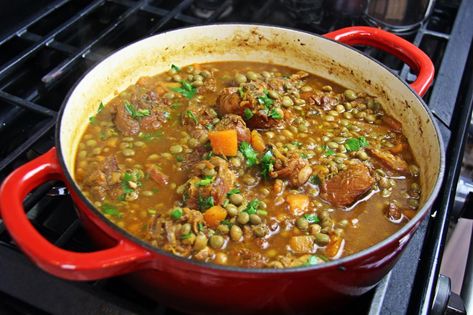 Caribbean Stewed Chicken With Pigeon Peas. Green Pigeon Peas Recipes, Food For Chickens, Stewed Chicken, Green Pigeon, Trinidad Recipes, Pigeon Peas, Pea Recipes, Fusion Food, Chicken Stew