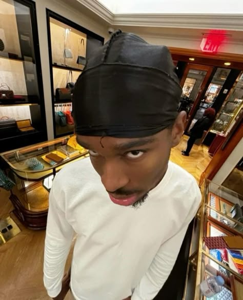 Shai Alexander, Nba Funny Moments, Funny Basketball Pictures, Nba Edits, Men Profile, Pfps For Tiktok, Funny Sports Quotes, Funny Nba, Funny Celebrity Pics