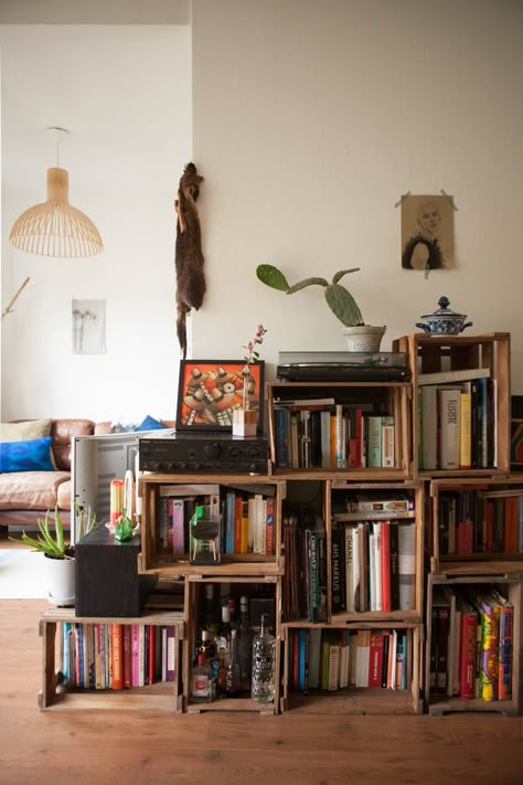 Apartment Bookshelves, Amsterdam Apartment, Crate Bookshelf, Diy Bookshelf, Lots Of Books, Deco Boheme, House Tour, Book Shelf, Apartment Design