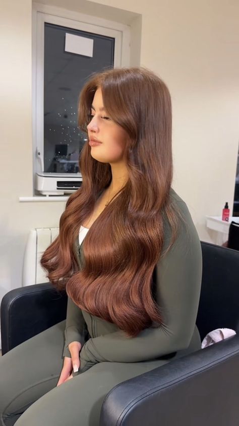 Tumblr Hair Color, Kylie Hair, Healthy Shiny Hair, Chocolate Brown Hair Color, Brown Hair Looks, Brown Hair Inspo, Tumblr Hair, Blonde Hair Inspiration, Full Hair