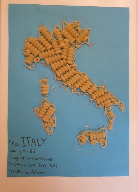 Italy Display Board, Italian Bulletin Board Ideas, Italian Activities For Preschool, Italy Theme Preschool Activities, Italy Kindergarten Activities, Italy Projects For Kids, Italian Activities For Kids, Italy School Project, Italy Crafts For Preschool