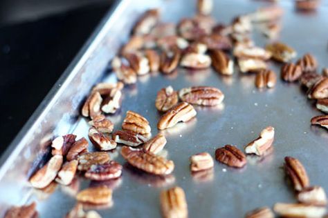 How To Toast Nuts in the Oven How To Toast Walnuts, Baked Bacon, Cooking 101, Roasted Nuts, Low Fodmap Recipes, Fodmap Recipes, Toasted Walnuts, Granola Recipes, Dessert Decoration