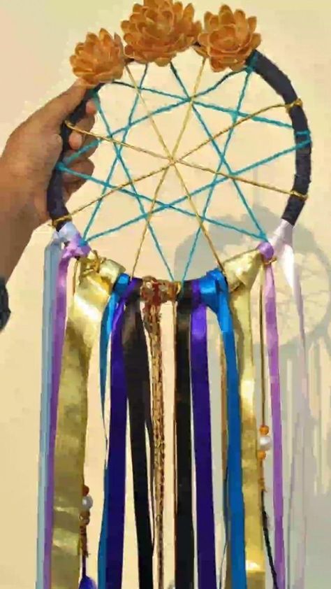 DIY dream catcher in 2022 | Dream catcher diy, Dream catcher, Diy Homemade Dream Catchers, Atrapasueños Diy, Diy Dream Catcher, Frames Diy Crafts, Diy Dream Catcher Tutorial, Dream Catcher Tutorial, Dream Catcher Patterns, Diy Beach Decor, Boho Crafts Diy