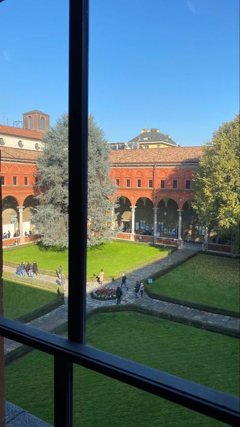 Italy College Aesthetic, University Of Milan Italy, Italy University Student, College In Italy, Italy University Aesthetic, Italy University, College Abroad, University Plan, Harvard Yale