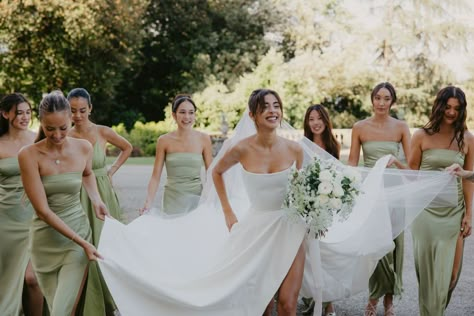 Charyl Chappuis, The Wedding Bliss, Garden Wedding Bridesmaids, Tuscan Landscape, White Bridesmaid Dresses, Bridesmaids Photos, Wedding Photography Styles, Bridal Party Photos, Wedding Photos Poses