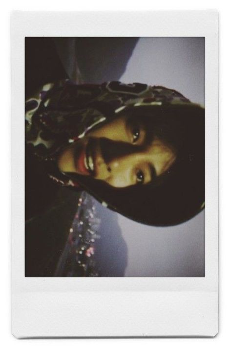 Taehyung Polaroid Aesthetic, Taehyung Polaroid, Polaroid Aesthetic, Bts Polaroid, Bts Jungkook Birthday, Black And White Picture Wall, Cute Disney Pictures, New Jeans Style, Stylish Photo Pose