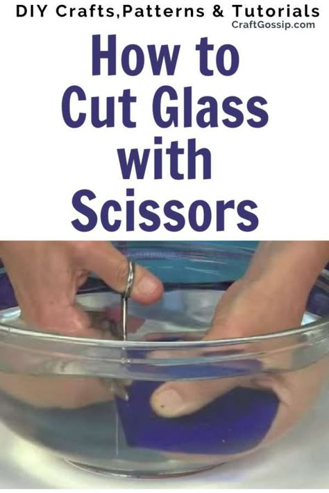 How to Cut Glass Underwater With Normal Scissors – Glass Art Glass Etching Tutorial, Stained Glass Diy Tutorials, Jewellery Techniques, Glass Crafts Diy, Broken Glass Crafts, Glass Art Diy, Stained Glass Gifts, Fused Glass Wall Art, Bottle Tree