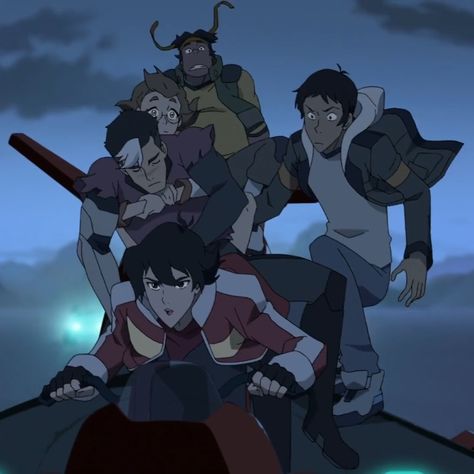 Lion Icon, Takashi Shirogane, Klance Comics, Form Voltron, Voltron Klance, Fiction Writer, Group Pictures, Voltron Legendary Defender, My Heart Is Breaking