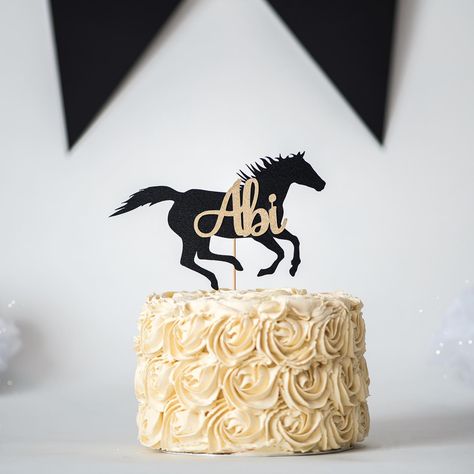 Horse cake topper ❤️ #horse #horseriding #caketopper #floraandbea #horsecake #horsecaketopper #horselover #horseriding #etsy #etsyseller #smallbusiness Diamond Anniversary Cake, Horse Party Decorations, Country Wedding Cake Toppers, Horse Cake Toppers, Bride Cake Topper, Horse Themed Party, Book Cakes, Country Wedding Cakes, Brides Cake