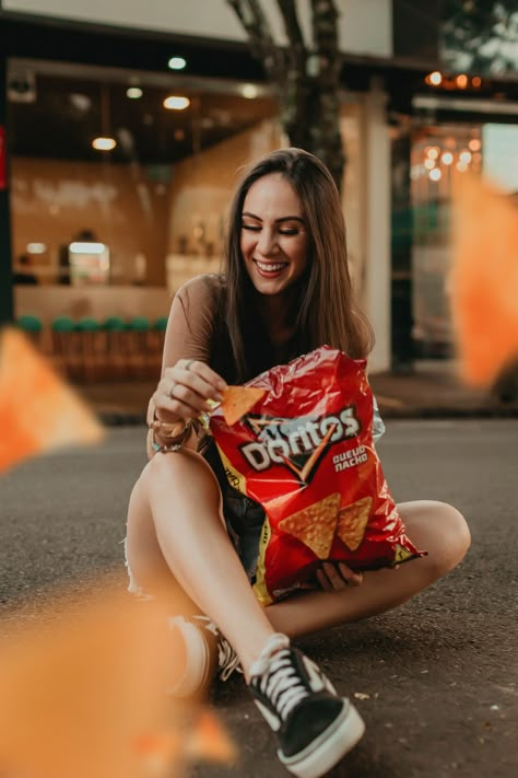 Doritos Flavors, Trending Hairstyles For Women, Yeezy Fashion, Family Snacks, Desert Fashion, Photo Editing Techniques, Classic Hairstyles, Tumblr Fashion, Shooting Photo