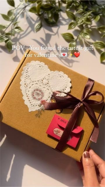 Birthday Hampers, Cute Diys, Art Aesthetic, Cute Crafts, Cute Gifts, Valentine Gifts, Valentine's Day, Valentines Day, Art Gallery