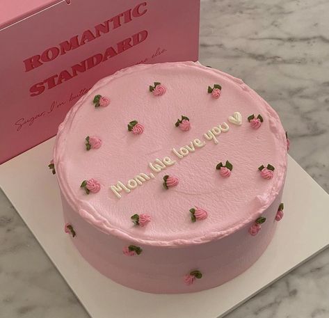 19th Birthday Cakes, Minimalist Cake, 12th Birthday Cake, Bts Cake, 18th Cake, Vintage Birthday Cakes, Pinterest Cake, Cake Aesthetic, Aesthetic Color