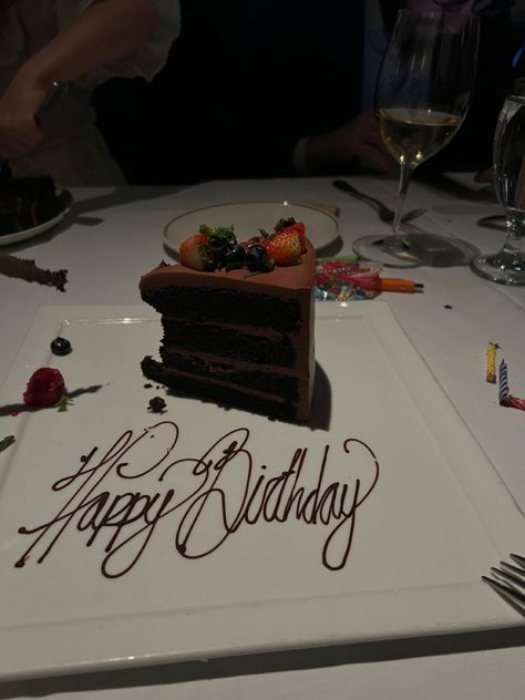 Cake With Candles Aesthetic, Birthday Cake Restaurant, Happy Birthday Cake Snap, Birthday Cake Story, Happy Birthday Snap, Birthday Cake 26, Birthday Cake Snap, Birthday Party Snap, Birthday Dump