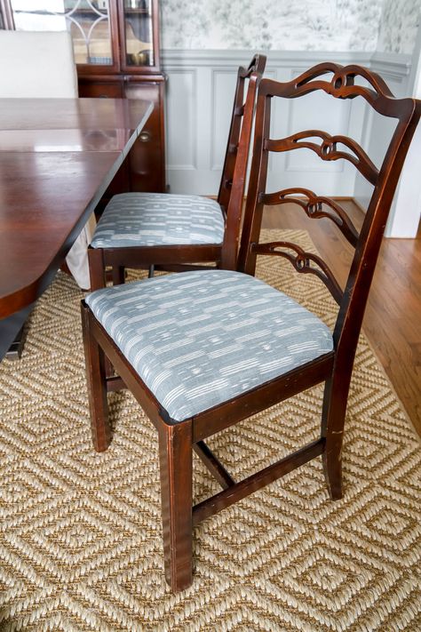 Follow this easy DIY tutorial to reupholster dining chair covers with basic tools and only 7 easy steps! Reupholster Dining Chair, Reupholster Chair Dining, Dining Chair Seat Covers, Reupholster Chair, Dining Room Makeover, Seat Covers For Chairs, Dining Room Chair, Dining Chair Covers, Chair Seat Cushion