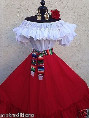 Mexican Clothing Style, Folklorico Dresses, Wedding Dress Off Shoulder, Mexican Quinceanera Dresses, Traditional Mexican Dress, Wedding Dresses Long Sleeve, Long Sleeve Wedding Dresses, Baby Shoes Diy, Sleeve Wedding Dresses