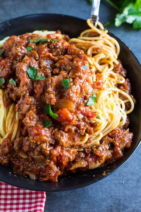 Spiced Spaghetti Sauce - Spicy Southern Kitchen Meaty Spaghetti Sauce, Spaghetti Sauces, Spaghetti With Meat Sauce, Spaghetti With Meat, Spicy Spaghetti, Cincinnati Chili, Sauce Spaghetti, Spaghetti Sauce Recipe, Salad Pasta