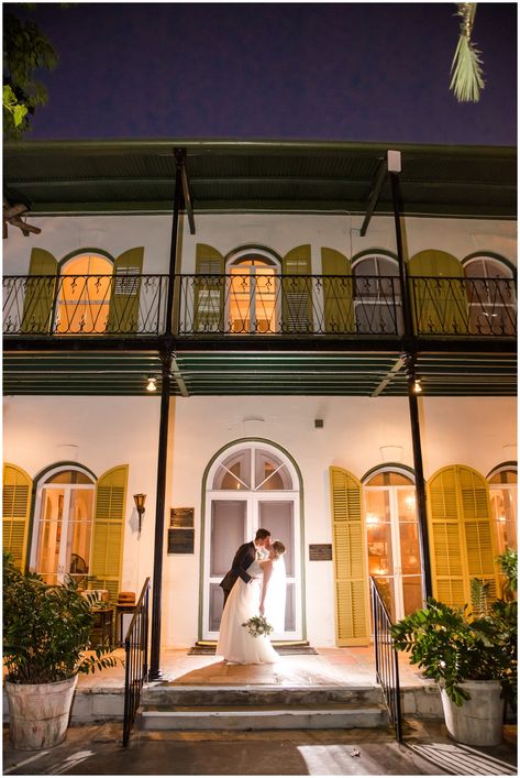 This Key West Wedding was 12 Years in the making. Lara and Tyler’s Ernest Hemingway House Wedding was the perfect way to end my wedding season in Key West, Florida. This was my first destination wedding and I hope to have more in the future! December with palm trees, string lights and chandeliers hanging from … Hemingway Home Wedding, Hemingway House Wedding, Ernest Hemingway House, Cake Pinterest, Best Wedding Destinations, Hemingway House, Palm Tree Pictures, Tree Pictures, Airbnb Promotion