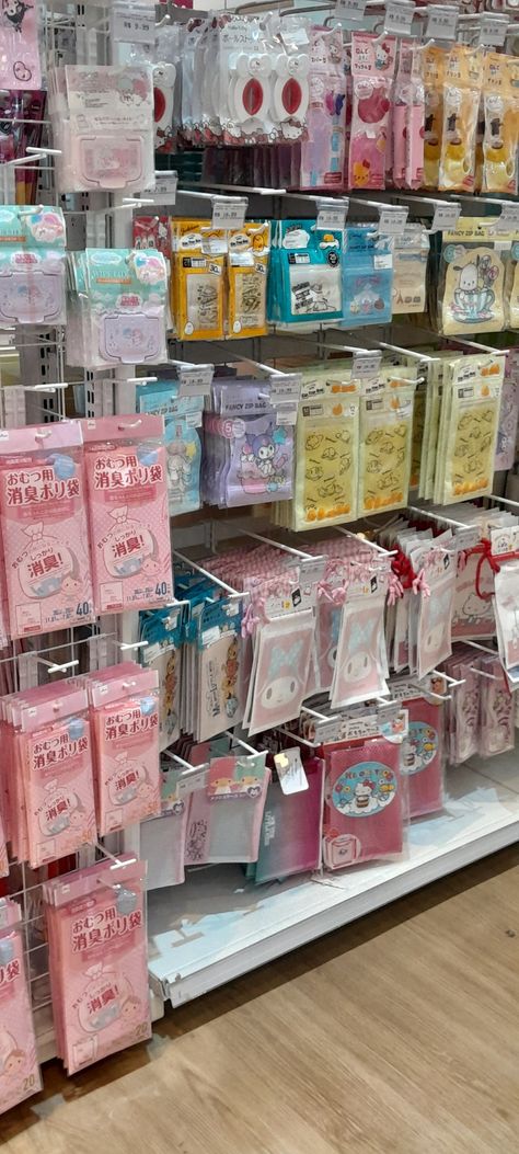 Daiso Japan, sanrio 🌸🐰 Daiso Japan Aesthetic, Japanese Store Aesthetic, Daiso Japan Products, Daiso Store, Cinnamoroll Stuff, Daiso Korea, Vlogging Aesthetic, Cute Supplies, Tokyo Photography