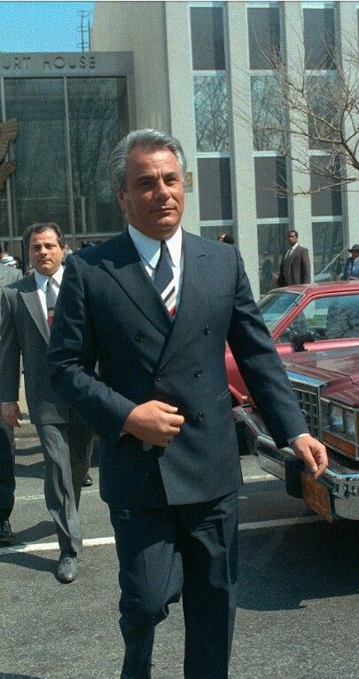 John Gotti Italian Mobsters, Gangster Suit, John Gotti, Real Gangster, Chicago Outfit, Mafia Gangster, Mafia Families, Wise Guys, Al Capone