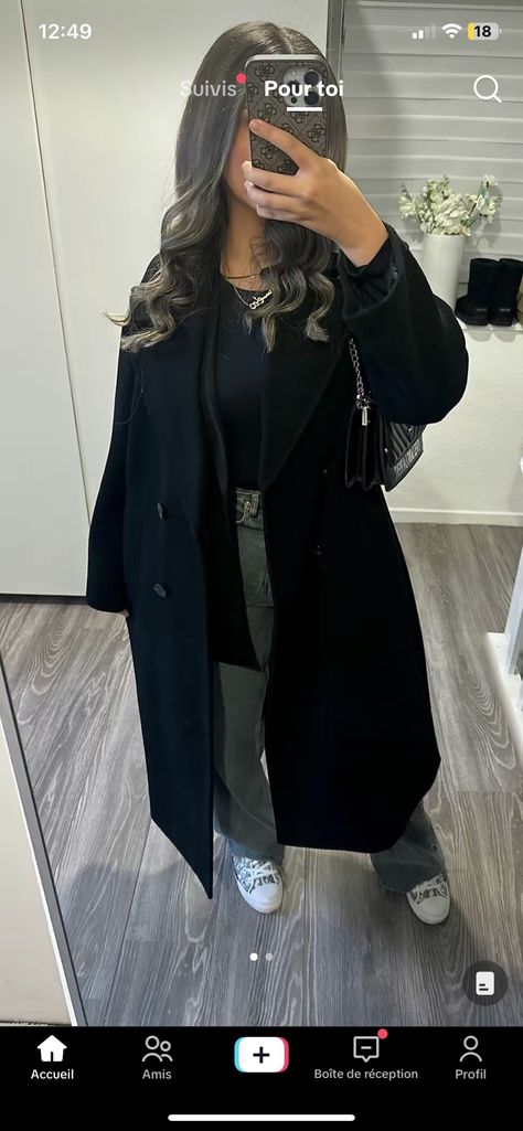 Outfit Manteau Noir, Ootd Jean Noir, Trench Noir Outfit, Outfit Manteau Long Noir, Outfit Jean Noir, Black Coat Outfits For Women, Outfit Mantel, Long Coat Outfits, Black Trench Coat Outfit