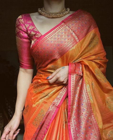 Margazhii® on Instagram: “#Styling” Kerala Saree Blouse Designs, Sarees For Girls, Simple Saree Designs, Traditional Blouse Designs, Orange Saree, Fashionable Saree Blouse Designs, Fancy Sarees Party Wear, Casual Indian Fashion, Desi Fashion Casual